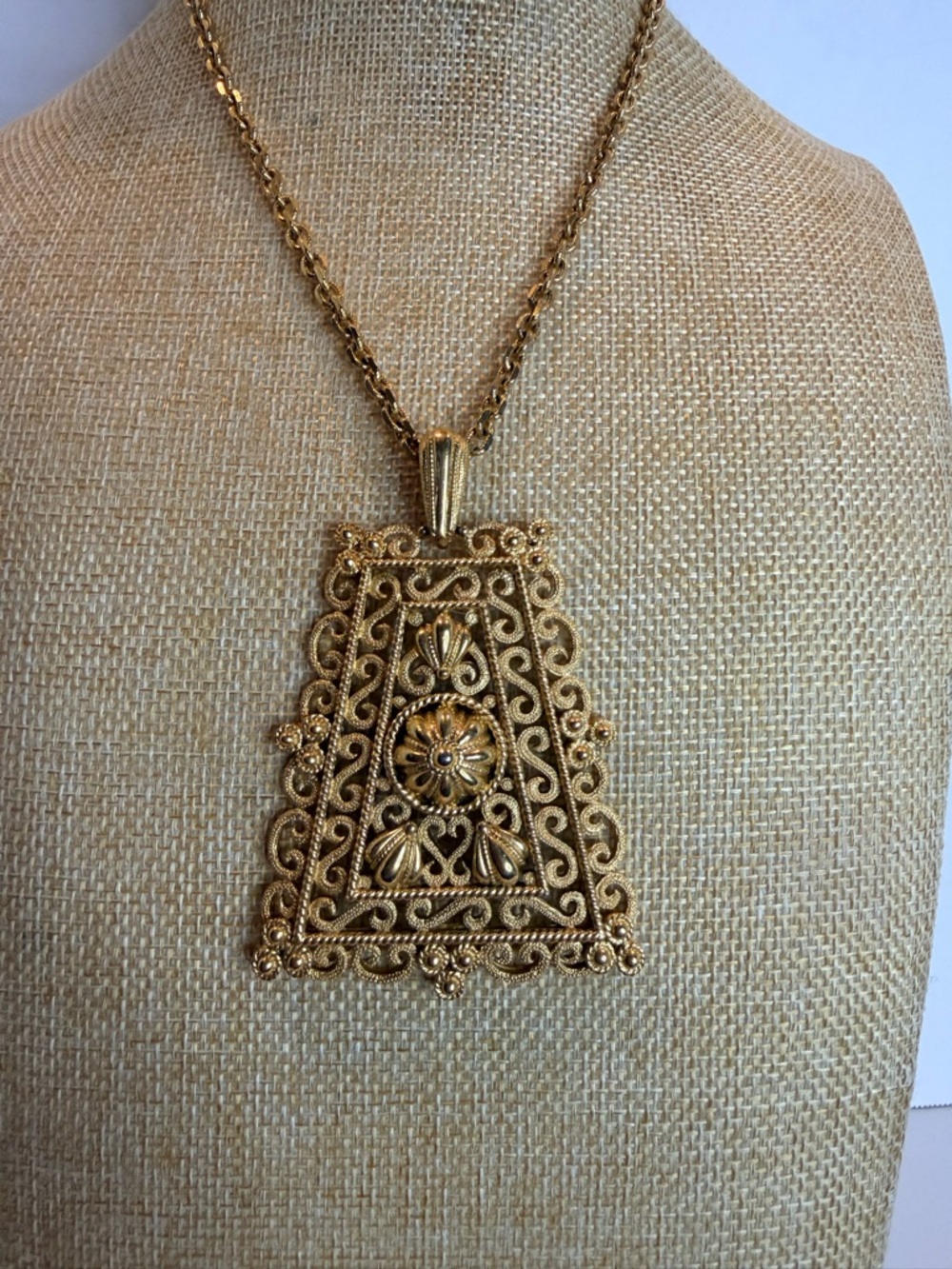 Crown Trifari Gold Filigree Pendant Necklace